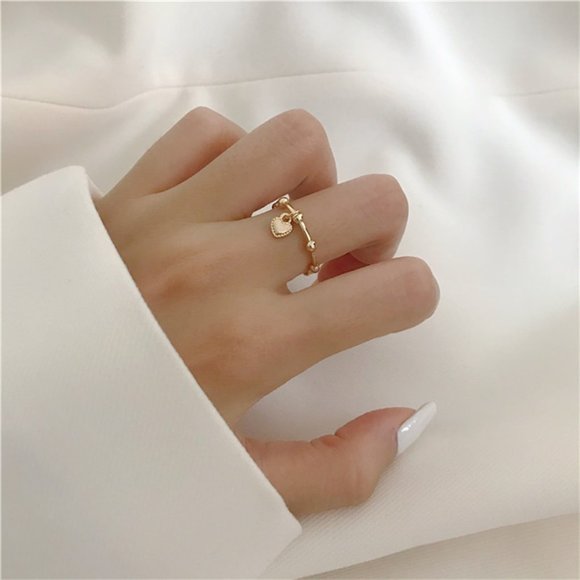 ♠NWT Minimalist Gold Ring with Heart. Retro & Chic - Picture 2 of 5